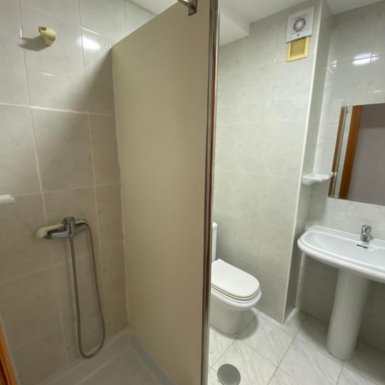 Alojamiento San Martín - Habitación Doble con baño privado - 2