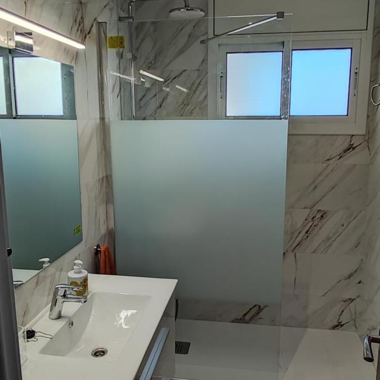 Apartmento en Primera línea de Mar, vistas al Mar y Piscina - Apartamento de 2 dormitorios - 22