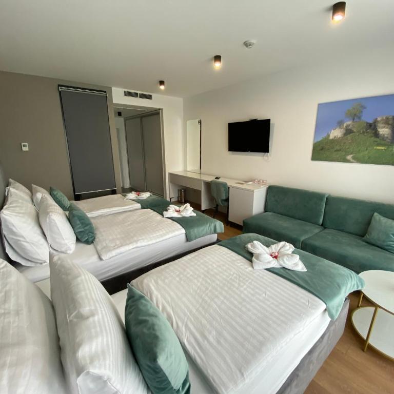 Hotel GOLD JET Bihać - Classic Triple Room - 10