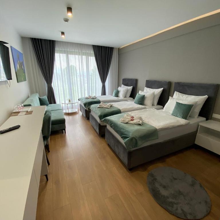 Hotel GOLD JET Bihać - Classic Triple Room - 12