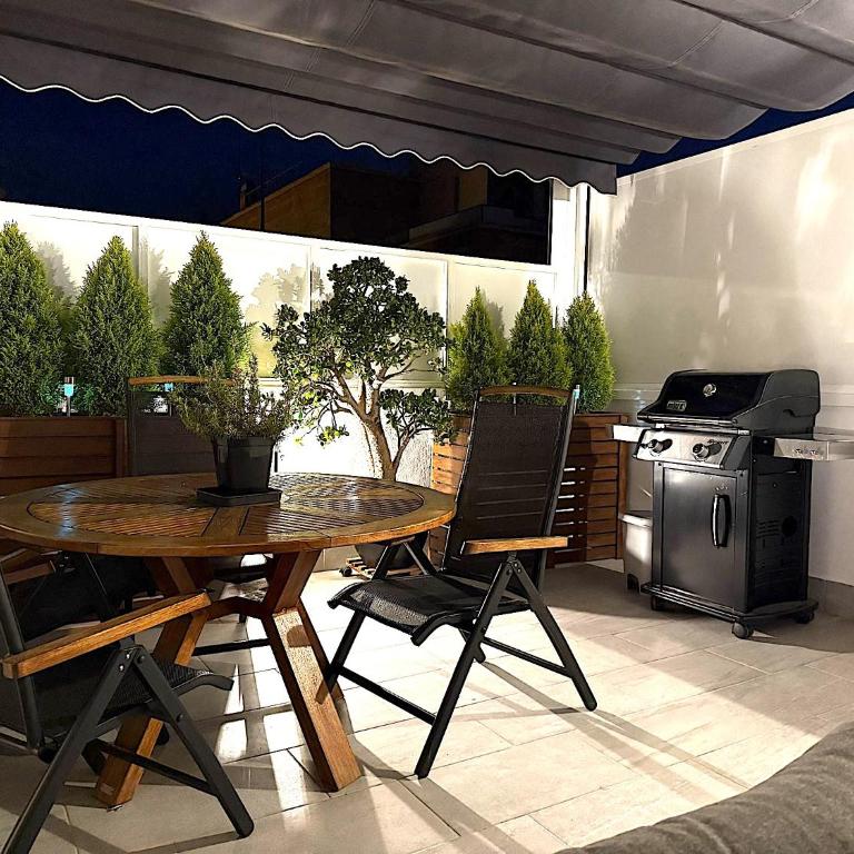 Atico con terraza privada , a 100 metros de playa Levante Santa Pola - Apartamento de 1 dormitorio - 32