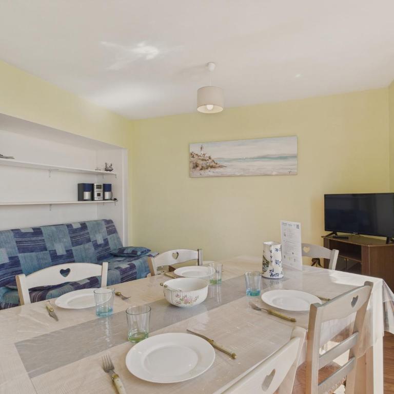Le port et les plages à pied - 2 adultes 2 enfants - Appartement - 3