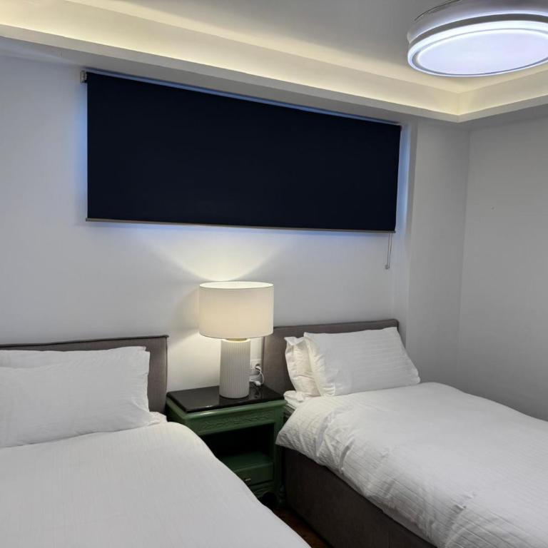 Carretas 22 - Apartamento de 2 dormitorios con piscina privada - 13