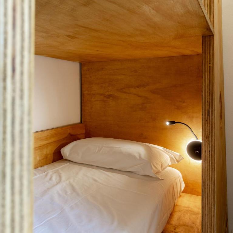 Hotel Paola - Posto Letto in Dormitorio Misto con 4 Letti - 59