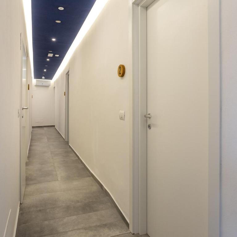 Hotel Paola - Posto Letto in Dormitorio Misto con 4 Letti - 56