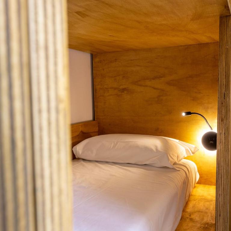 Hotel Paola - Posto Letto in Dormitorio Misto con 4 Letti - 2