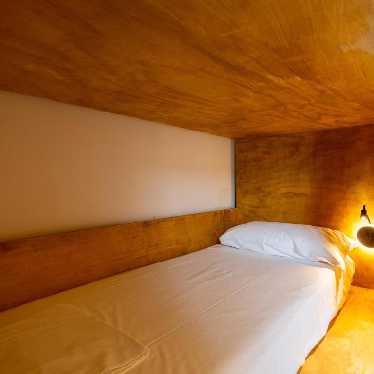 Hotel Paola - Posto Letto in Dormitorio Misto con 4 Letti - 25