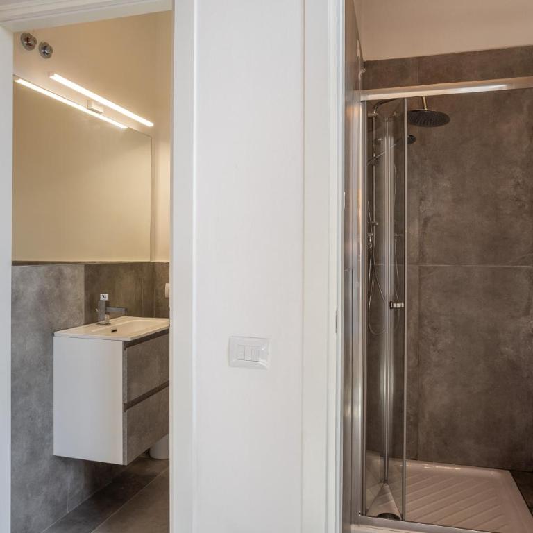 Hotel Paola - Posto Letto in Dormitorio Misto con 4 Letti - 26