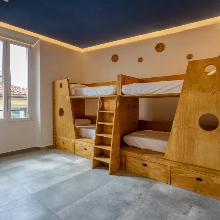 Hotel Paola - Posto Letto in Dormitorio Misto con 4 Letti - 31