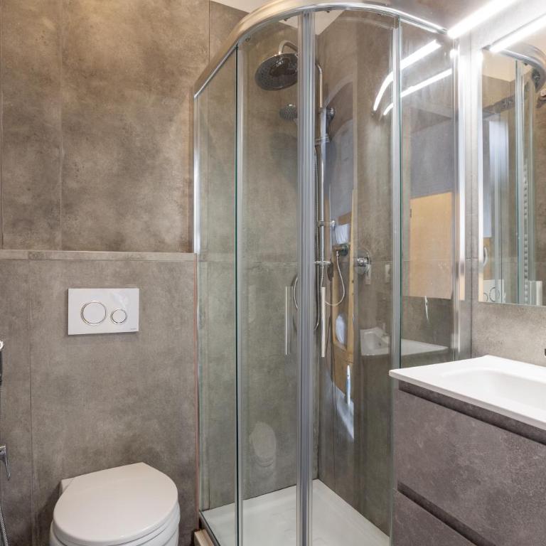 Hotel Paola - Posto Letto in Dormitorio Misto con 4 Letti - 6