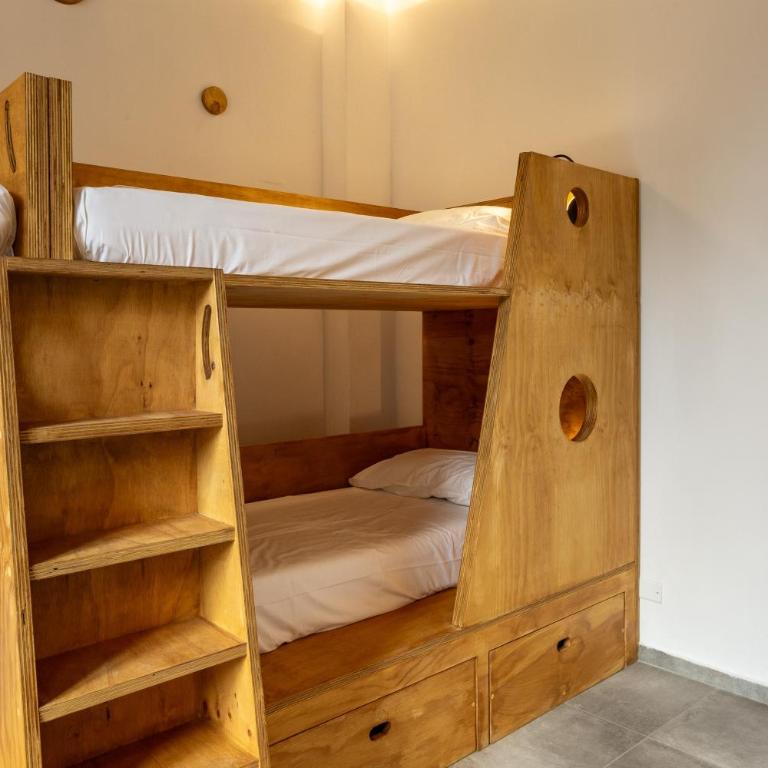 Hotel Paola - Posto Letto in Dormitorio Misto con 4 Letti - 38