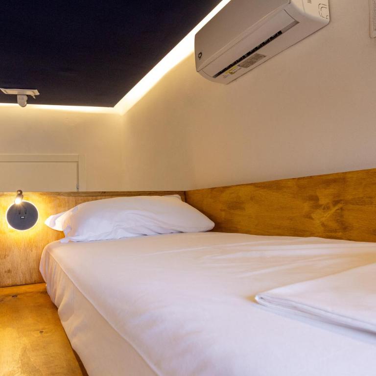 Hotel Paola - Posto Letto in Dormitorio Misto con 4 Letti - 47