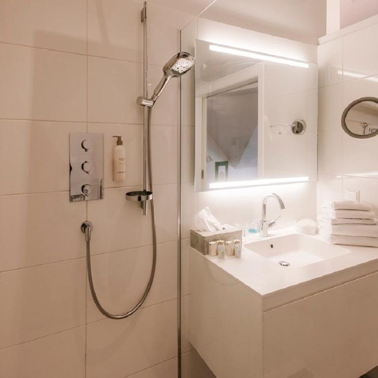 Seehotel Hubertushof - Junior Suite mit Balkon - 13