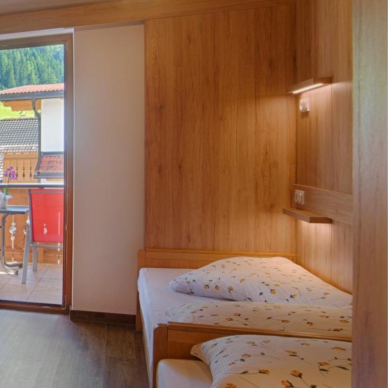 Pension Brugghof - Camera Doppia con Letti Singoli con Letto Supplementare - 1