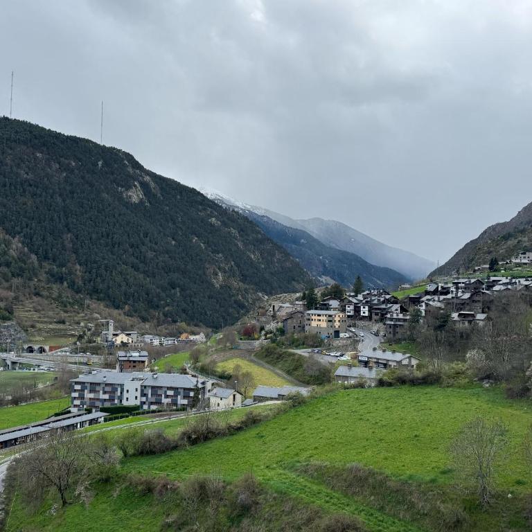 Encamp con encanto Apto con 2 hab WiFi y Pk - Apartment mit 2 Schlafzimmern - 40