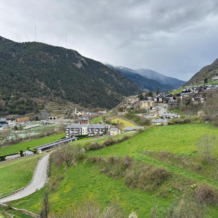 Encamp con encanto Apto con 2 hab WiFi y Pk - Apartment mit 2 Schlafzimmern - 46