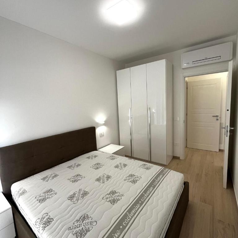 Seaside Beacon Home - Two-Bedroom Apartment - 4