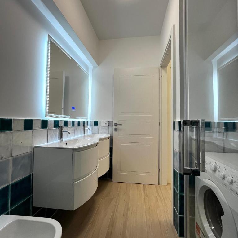 Seaside Beacon Home - Two-Bedroom Apartment - 8