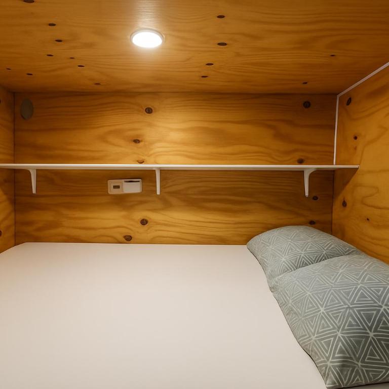 Cubik Rooms - Habitación Doble con baño compartido - 3