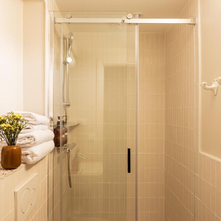 Maison Gaîté - Petite Chambre Double - 6
