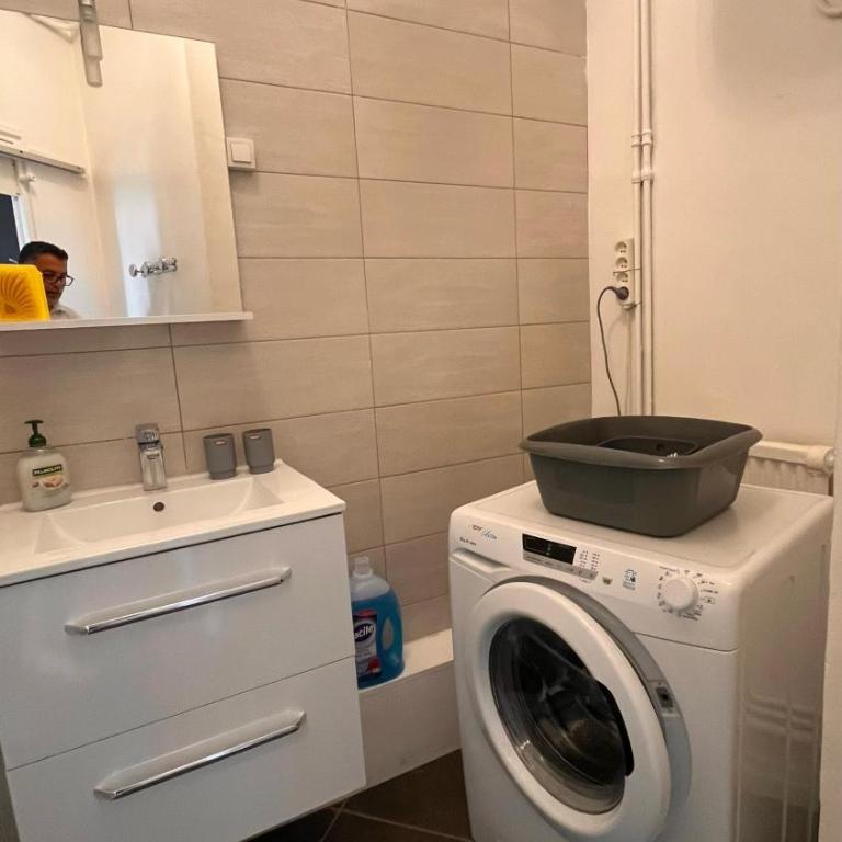 Appartement Cosy avec clim et Wi-Fi à 5 min de la gare TGV - Apartment mit 1 Schlafzimmer - 15