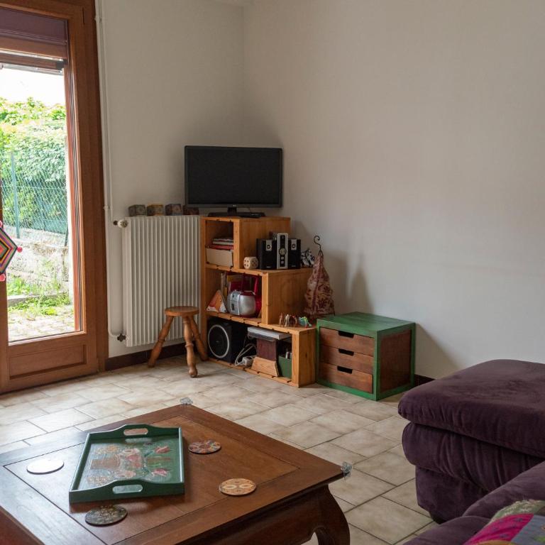 House with garden and parking 1 min from Grenoble - Maison de Ville 2 Chambres - 23