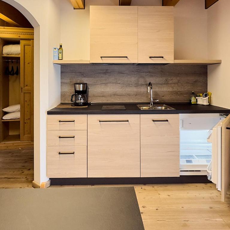 Residence Garnì Il Giglio - One-Bedroom Apartment with Balcony - 4