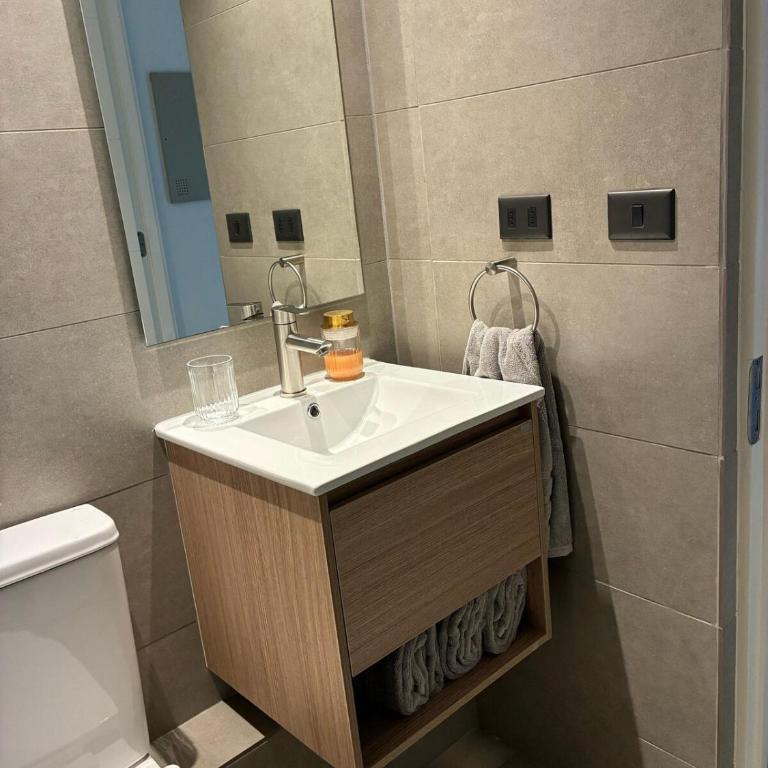 Moderno departamento próximo a metro y barrio Italia Ñuñoa - Apartamento de 1 dormitorio - 6