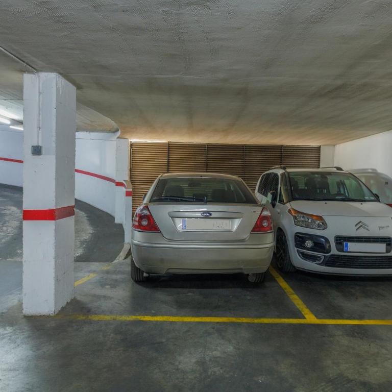 Apartamento con Parking El Patio de La Muralla - Apartamento con 4 dormitorios - 8