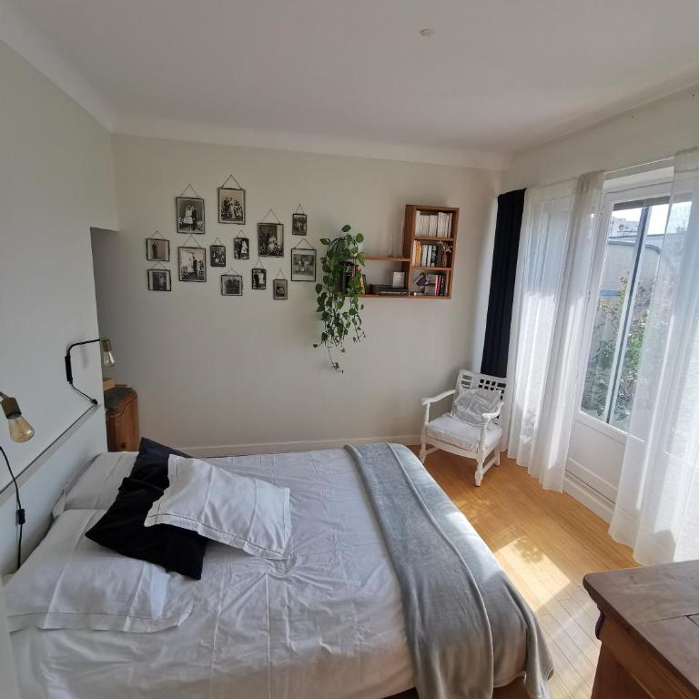 espace privé, balcon vue montagnes pour 1 à 4 personnes - Double Room with Private Bathroom - 2
