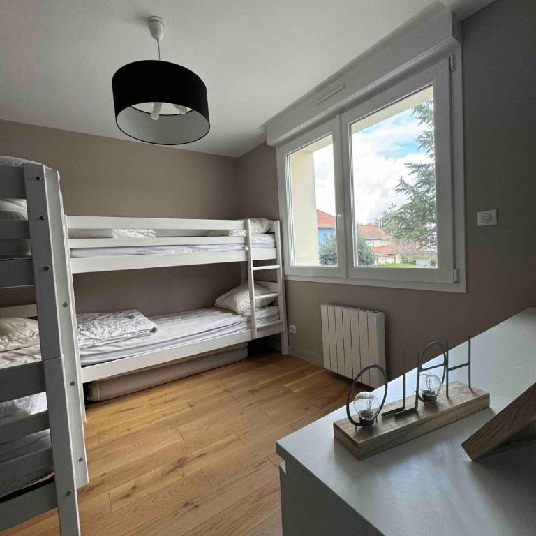 Appart T3 pinède 5 min de la plage - Appartement 2 Chambres - 24