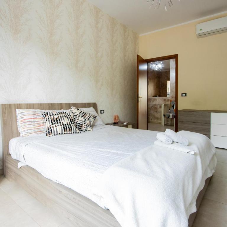 [Reni House]-Bright apartment+free park - Two-Bedroom Apartment - 2