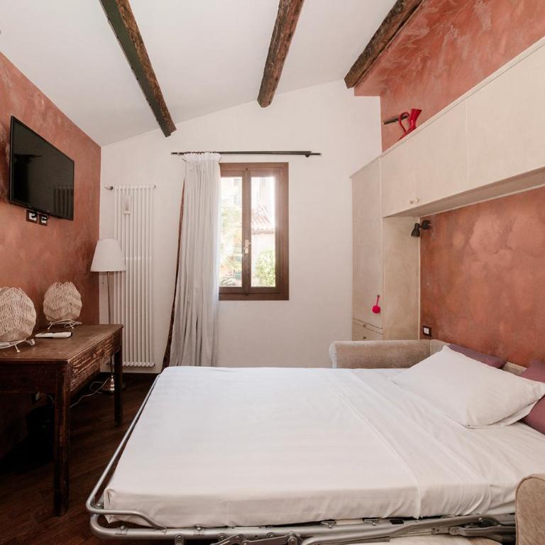 Rosso Veneziano - Appartamento con 2 Camere da Letto - 7