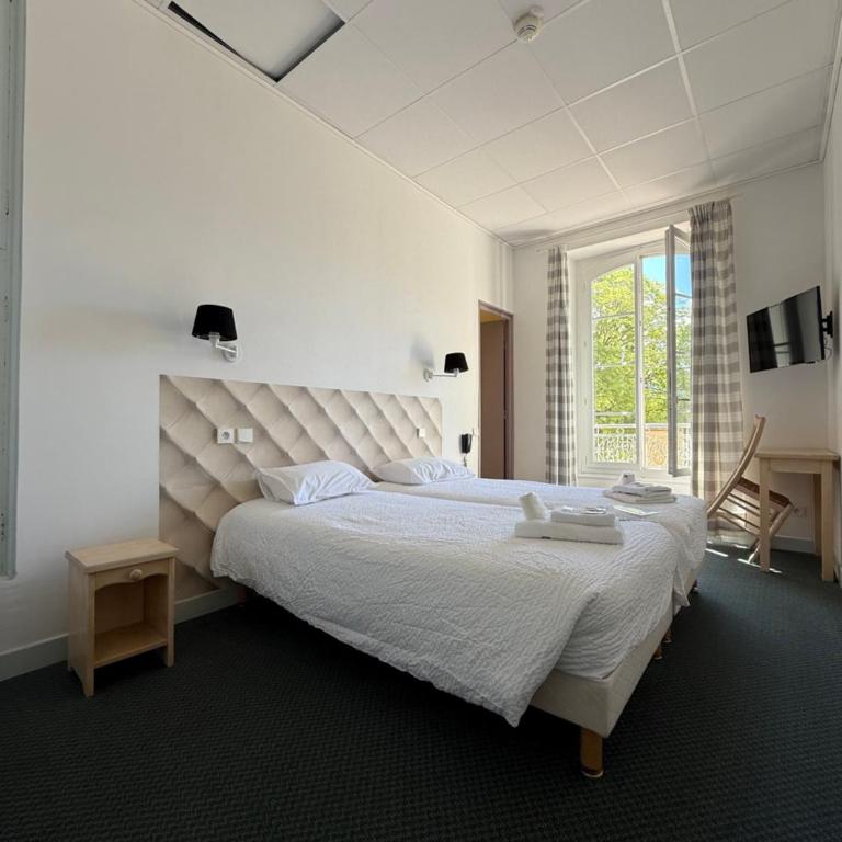HOTEL ST SEBASTIEN - Chambre Lits Jumeaux - Vue sur Piscine - 9