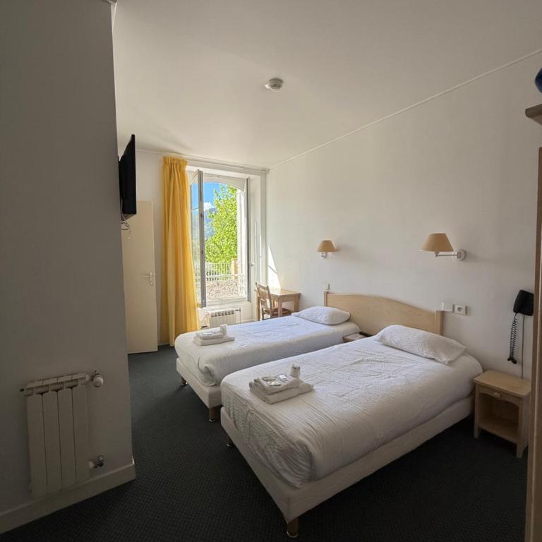 HOTEL ST SEBASTIEN - Chambre Lits Jumeaux - Vue sur Piscine - 7