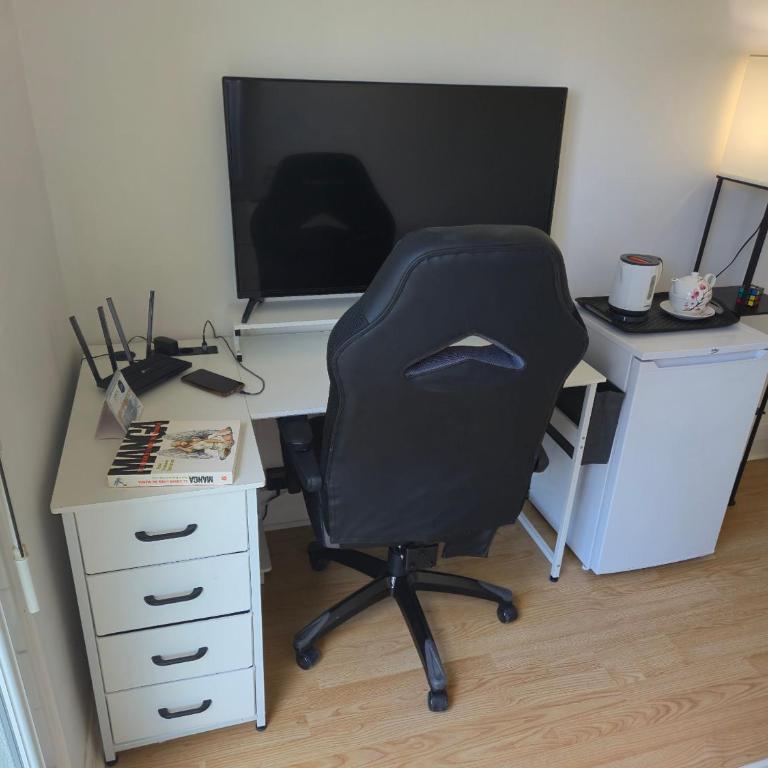 Chambres près des 24H avec 1 lit et 1 lit d'appoint -60kg - Zweibettzimmer - 4