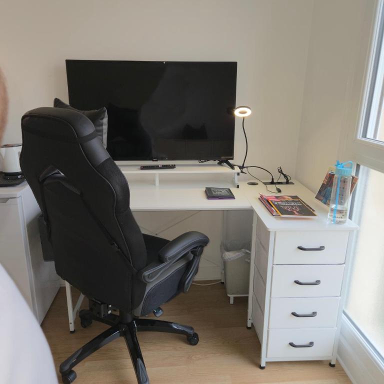 Chambres près des 24H avec 1 lit et 1 lit d'appoint -60kg - Zweibettzimmer - 3