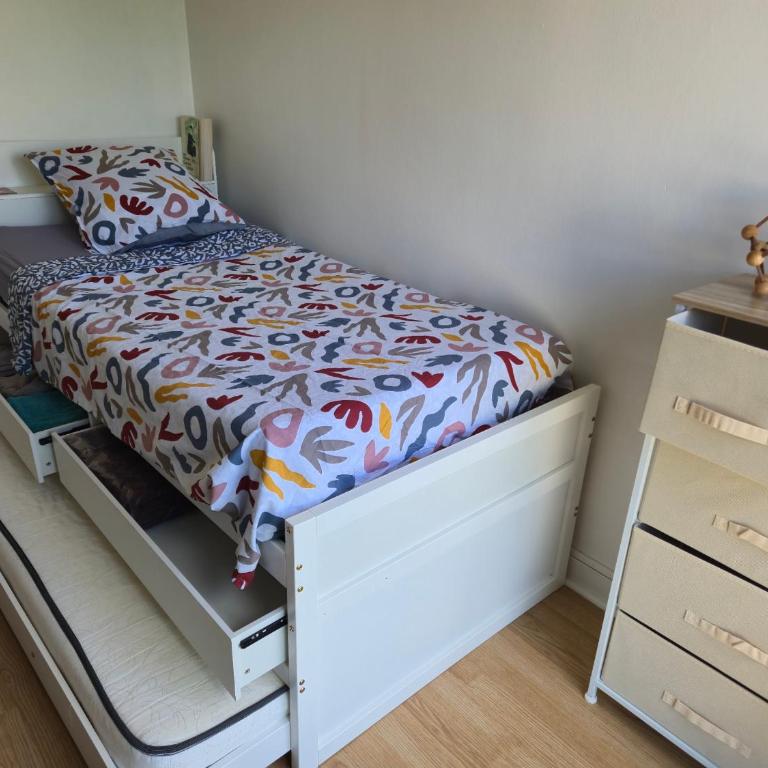 Chambres près des 24H avec 1 lit et 1 lit d'appoint -60kg - Zweibettzimmer - 5