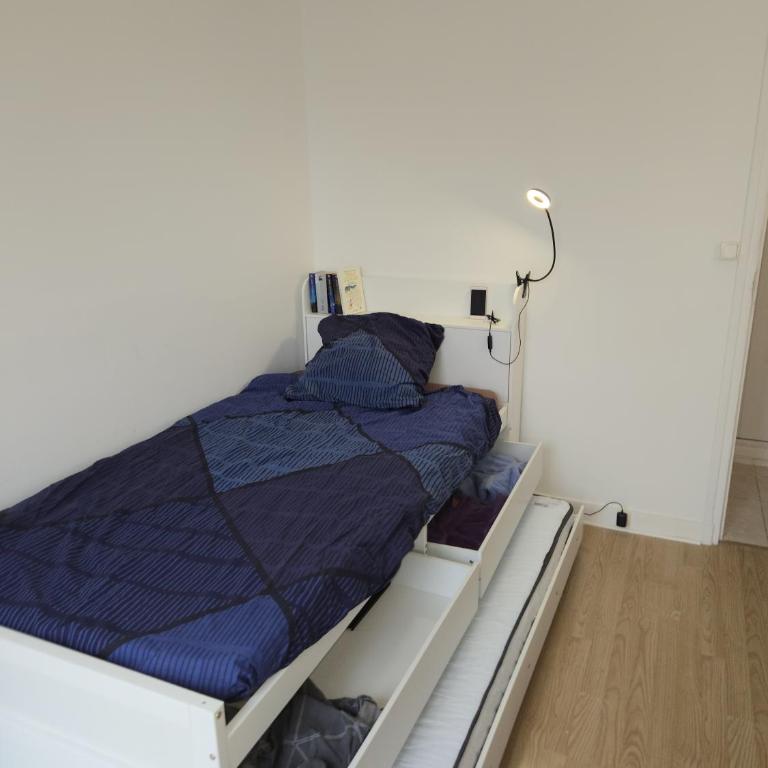 Chambres près des 24H avec 1 lit et 1 lit d'appoint -60kg - Zweibettzimmer - 5