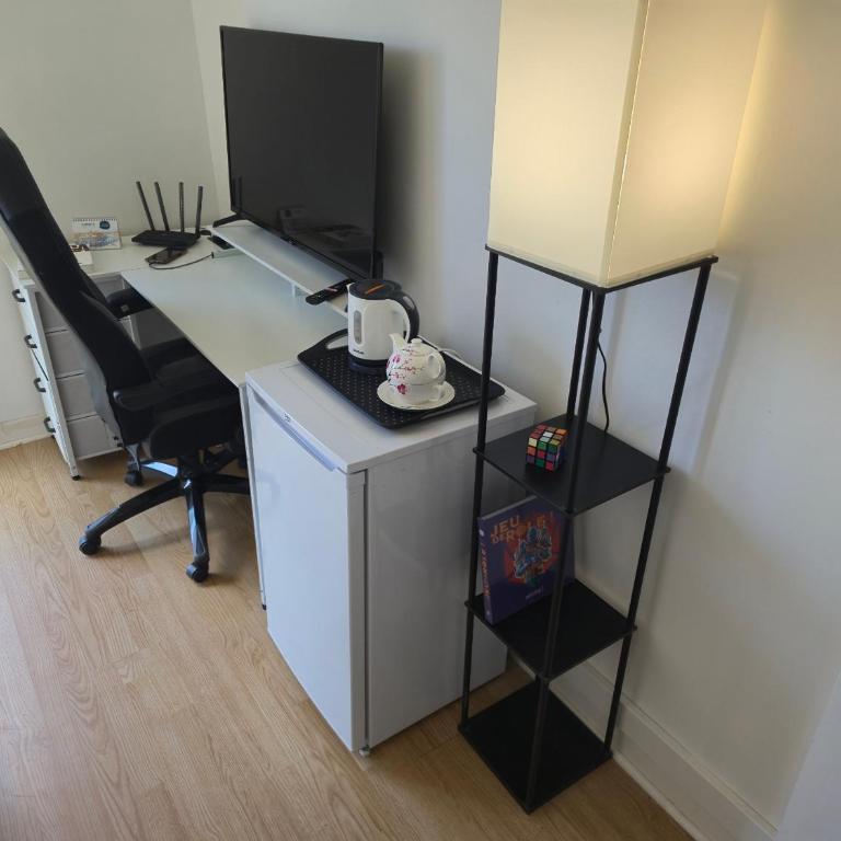 Chambres près des 24H avec 1 lit et 1 lit d'appoint -60kg - Zweibettzimmer - 3