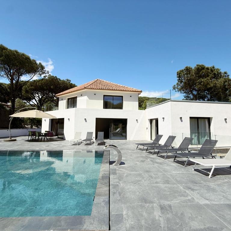 Villa les Cépèdes - Villa with Private Pool - 3