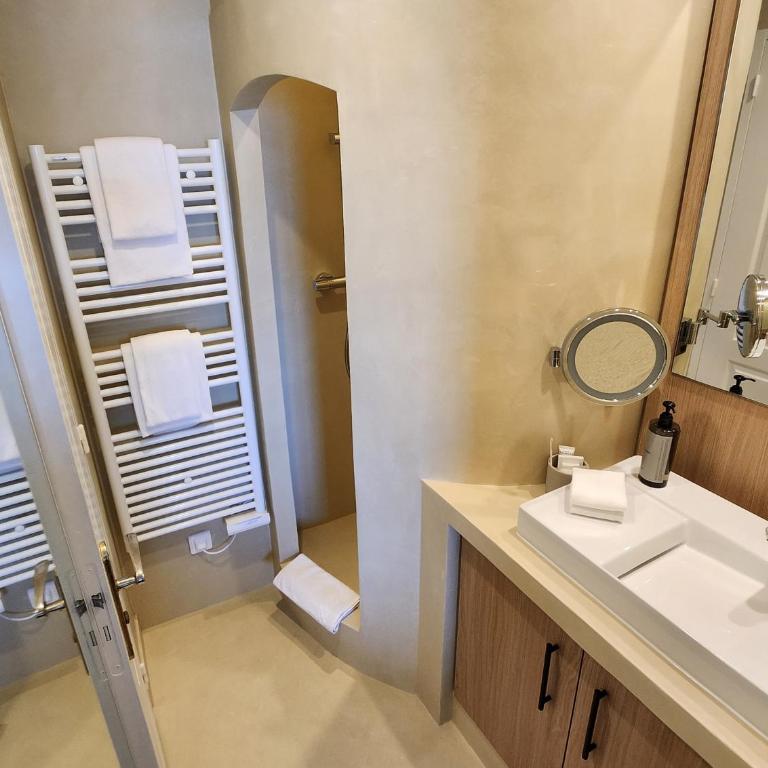 La Belle Aurore - Privilege Room with Balcony and Sea View - 2