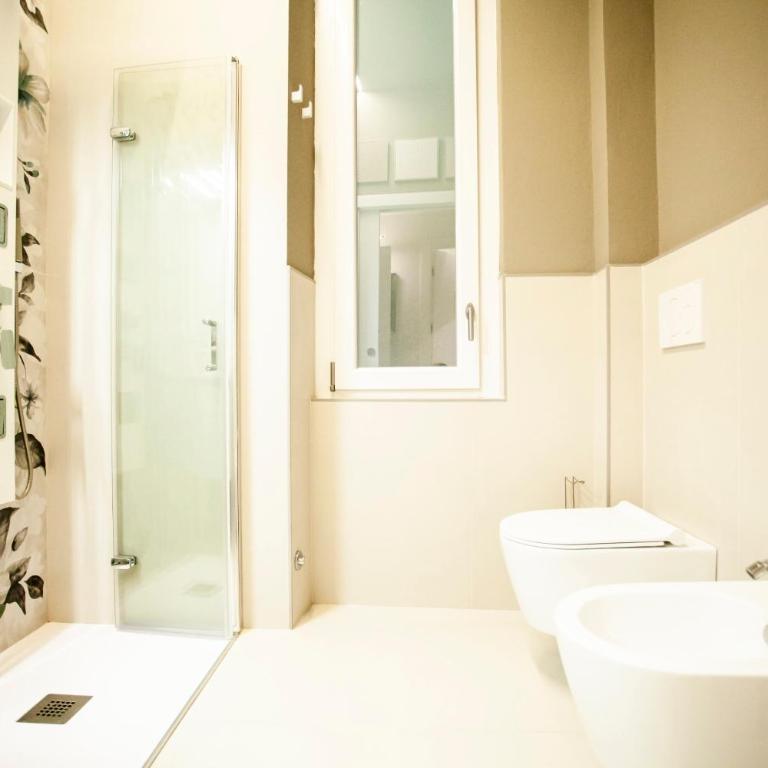 Switch Holiday 9 - Camera Matrimoniale con Bagno Privato Esterno - 4