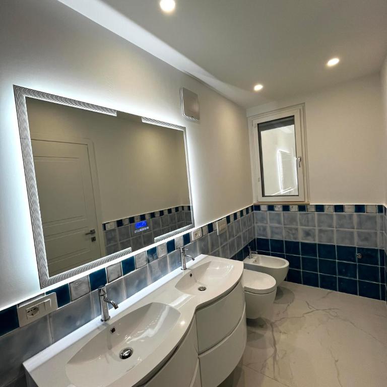 Seaside Beacon Home - Two-Bedroom Superior Apartment - 5