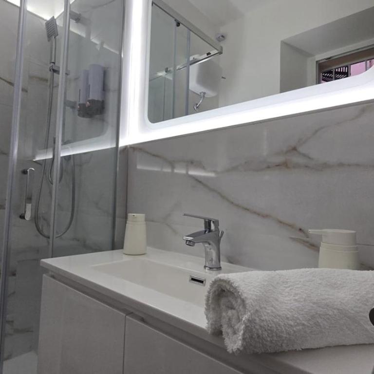 RBR Relax Boutique Rome - adiacente metropolitana per il centro di roma - Appartamento su 2 Livelli - 36