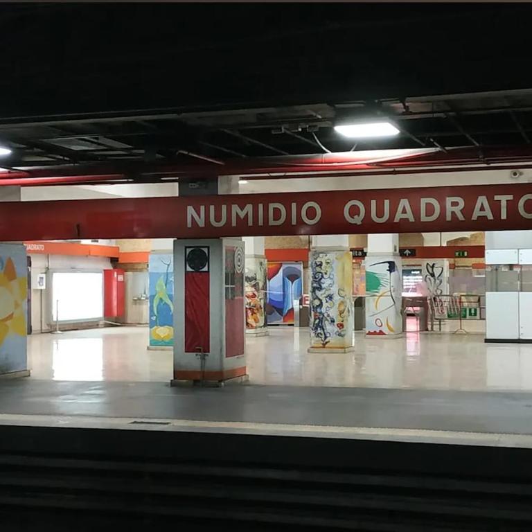 RBR Relax Boutique Rome - adiacente metropolitana per il centro di roma - Appartamento su 2 Livelli - 53