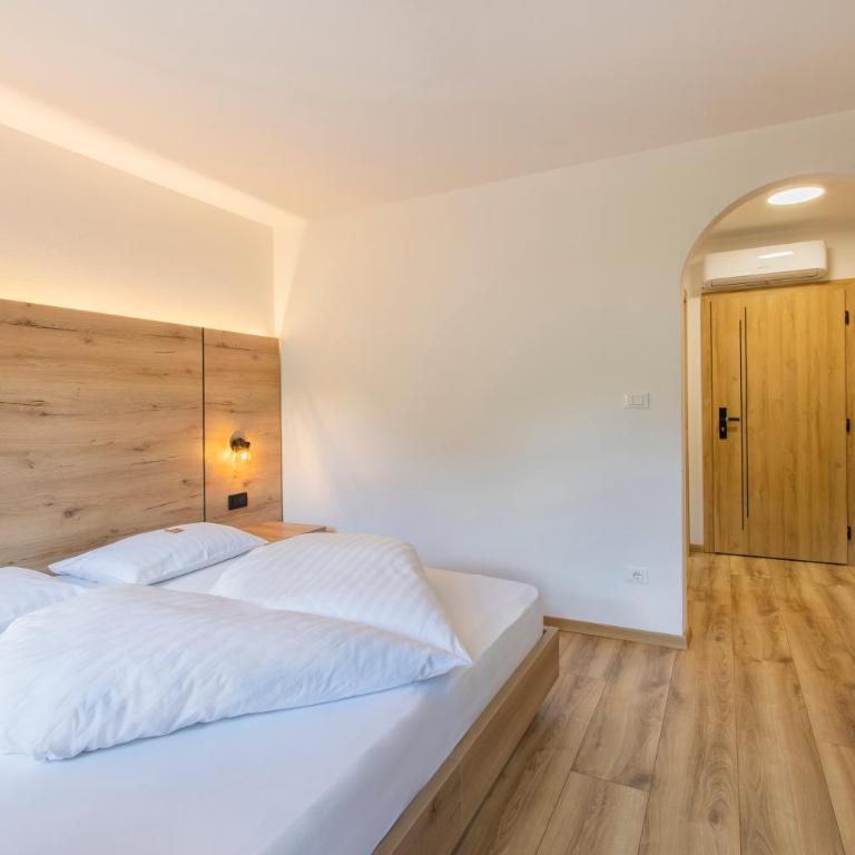 Gasthof Goldenes Lamm - Camera Matrimoniale Deluxe con Balcone - 9