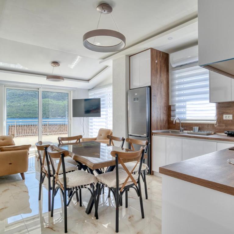Apartments Ljubica - Three-Bedroom Apartment with Sea View - 13