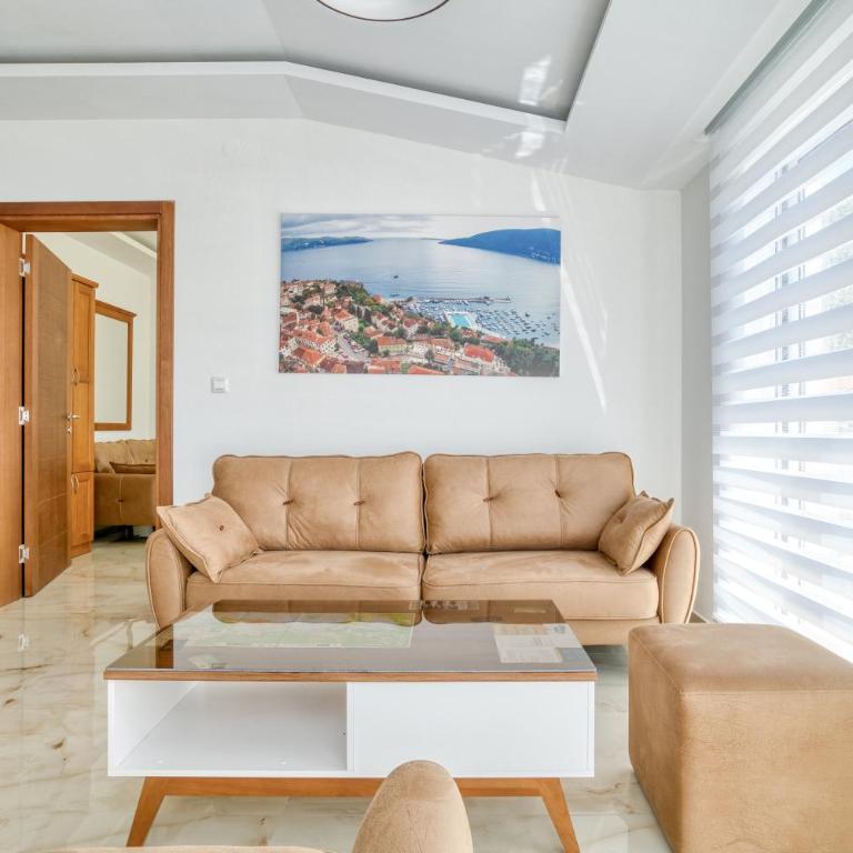 Apartments Ljubica - Three-Bedroom Apartment with Sea View - 23
