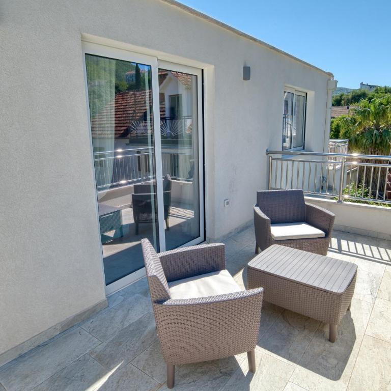 Apartments Ljubica - Three-Bedroom Apartment with Sea View - 45